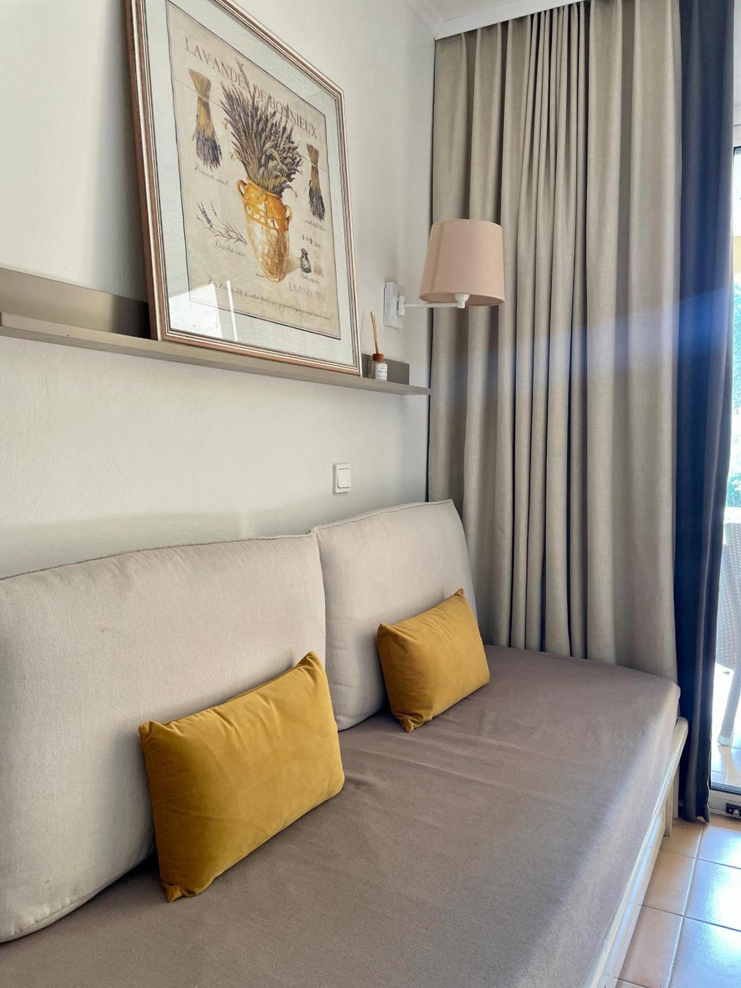 Appartement Golf De Pont Royal Mallemort Exteriör bild